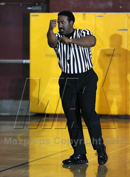 Thumbnail 1 in Arcadia vs. Burbank photogallery.