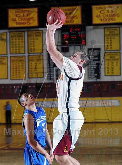 Thumbnail 2 in Arcadia vs. Burbank photogallery.