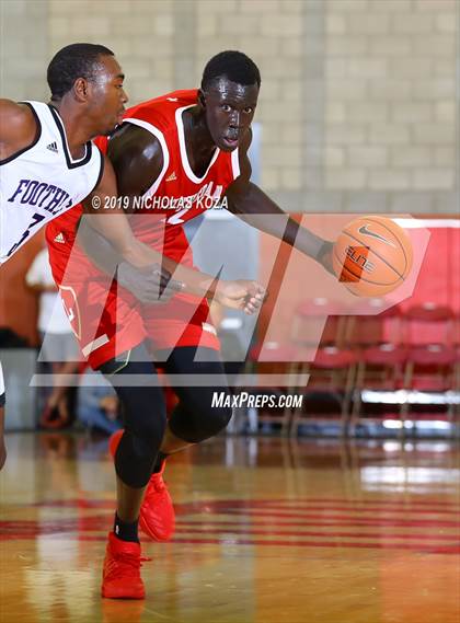 Thumbnail 2 in Foothills Christian vs. Orange Lutheran (Nike Extravaganza) photogallery.