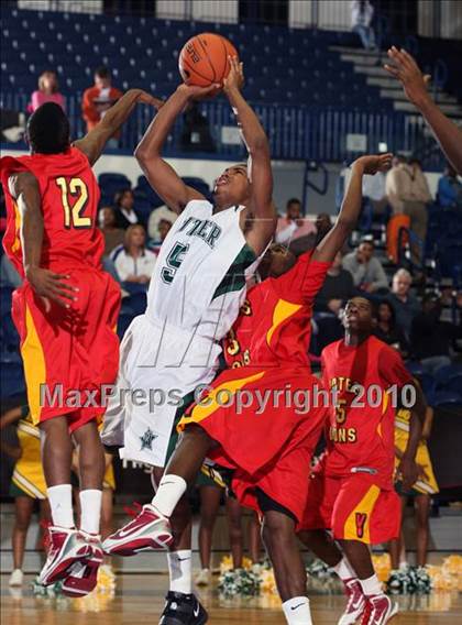 Thumbnail 3 in Butler vs Yates (T-Mobile Invitational) photogallery.