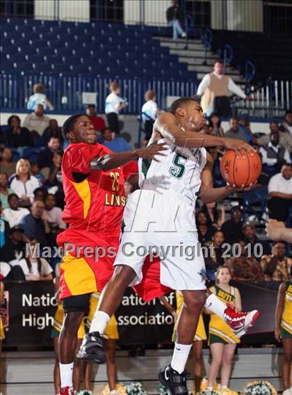 Thumbnail 2 in Butler vs Yates (T-Mobile Invitational) photogallery.
