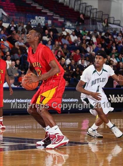 Thumbnail 3 in Butler vs Yates (T-Mobile Invitational) photogallery.