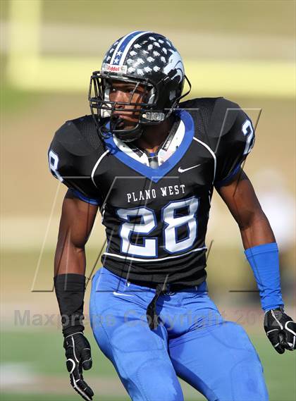 Thumbnail 1 in Westlake vs. Plano West (UIL 5A Divison 2 Quarterfinal) photogallery.
