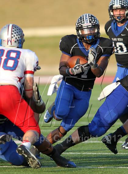 Thumbnail 2 in Westlake vs. Plano West (UIL 5A Divison 2 Quarterfinal) photogallery.