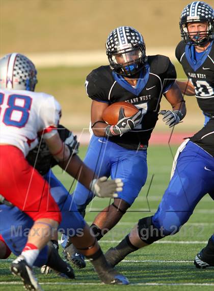 Thumbnail 1 in Westlake vs. Plano West (UIL 5A Divison 2 Quarterfinal) photogallery.