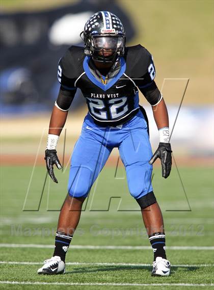 Thumbnail 1 in Westlake vs. Plano West (UIL 5A Divison 2 Quarterfinal) photogallery.