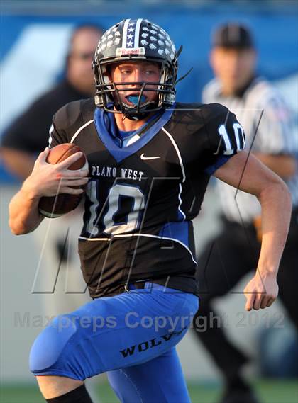 Thumbnail 1 in Westlake vs. Plano West (UIL 5A Divison 2 Quarterfinal) photogallery.