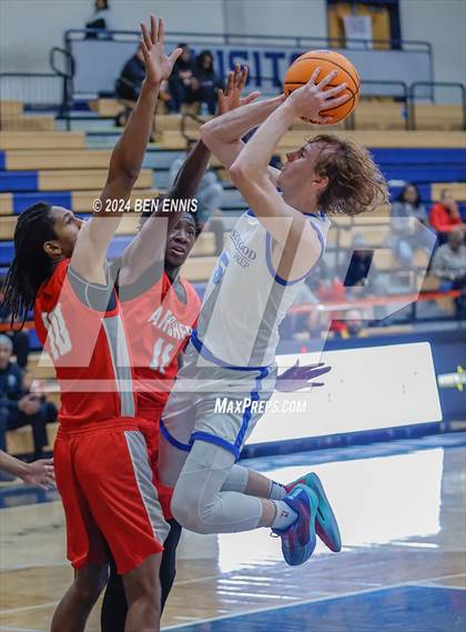Thumbnail 3 in Archer vs. Crestwood Prep Canada (Lemon Street Classic) photogallery.