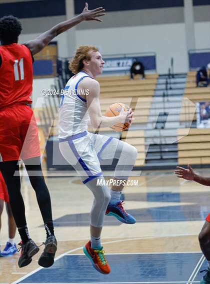 Thumbnail 2 in Archer vs. Crestwood Prep Canada (Lemon Street Classic) photogallery.