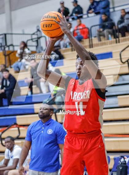 Thumbnail 3 in Archer vs. Crestwood Prep Canada (Lemon Street Classic) photogallery.