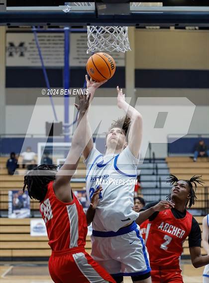 Thumbnail 1 in Archer vs. Crestwood Prep Canada (Lemon Street Classic) photogallery.