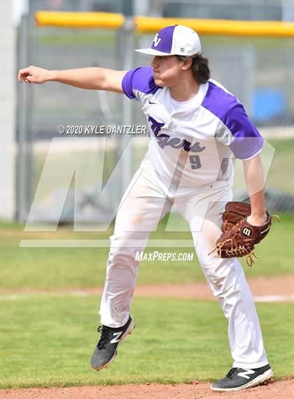 Thumbnail 3 in Honey Grove vs Mt. Vernon (Blue Ridge Tournament) photogallery.