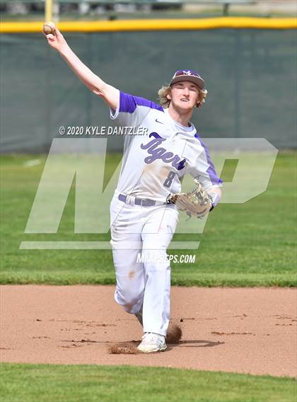 Thumbnail 3 in Honey Grove vs Mt. Vernon (Blue Ridge Tournament) photogallery.