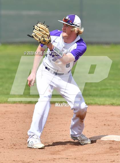 Thumbnail 2 in Honey Grove vs Mt. Vernon (Blue Ridge Tournament) photogallery.