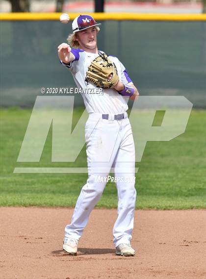 Thumbnail 2 in Honey Grove vs Mt. Vernon (Blue Ridge Tournament) photogallery.