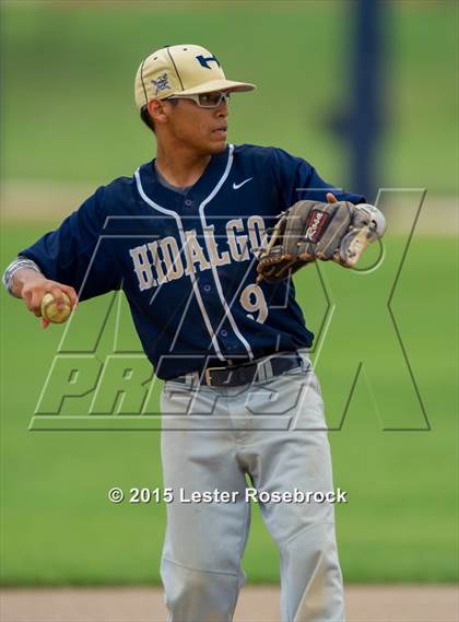 Thumbnail 1 in Brazosport vs. Hidalgo (4A Regional Semifinals) photogallery.