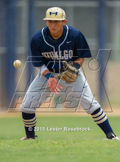 Thumbnail 2 in Brazosport vs. Hidalgo (4A Regional Semifinals) photogallery.