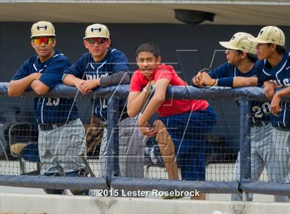 Thumbnail 1 in Brazosport vs. Hidalgo (4A Regional Semifinals) photogallery.