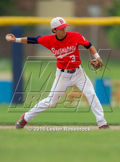 Thumbnail 3 in Brazosport vs. Hidalgo (4A Regional Semifinals) photogallery.