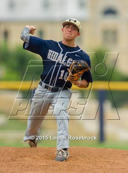 Thumbnail 3 in Brazosport vs. Hidalgo (4A Regional Semifinals) photogallery.