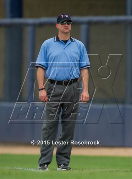 Thumbnail 3 in Brazosport vs. Hidalgo (4A Regional Semifinals) photogallery.