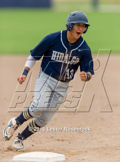 Thumbnail 3 in Brazosport vs. Hidalgo (4A Regional Semifinals) photogallery.