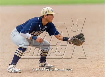 Thumbnail 1 in Brazosport vs. Hidalgo (4A Regional Semifinals) photogallery.
