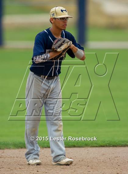 Thumbnail 2 in Brazosport vs. Hidalgo (4A Regional Semifinals) photogallery.