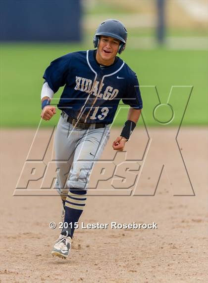 Thumbnail 3 in Brazosport vs. Hidalgo (4A Regional Semifinals) photogallery.