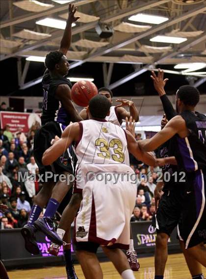 Thumbnail 3 in Miller Grove vs. St. Anthony (Spalding Hoophall Classic) photogallery.