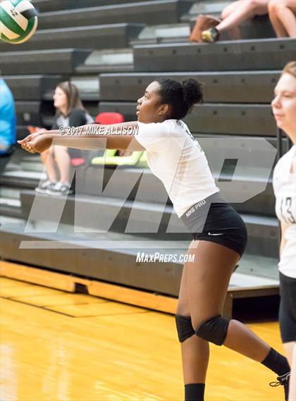 Thumbnail 1 in Notre Dame vs Upperman photogallery.