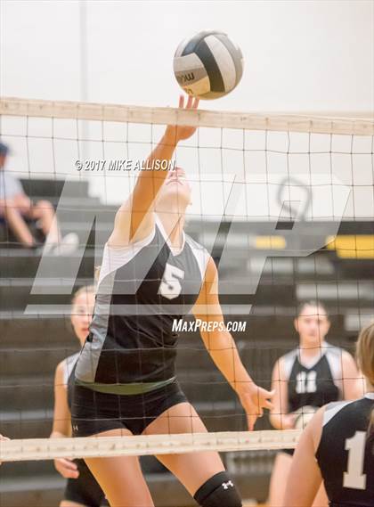Thumbnail 3 in Notre Dame vs Upperman photogallery.