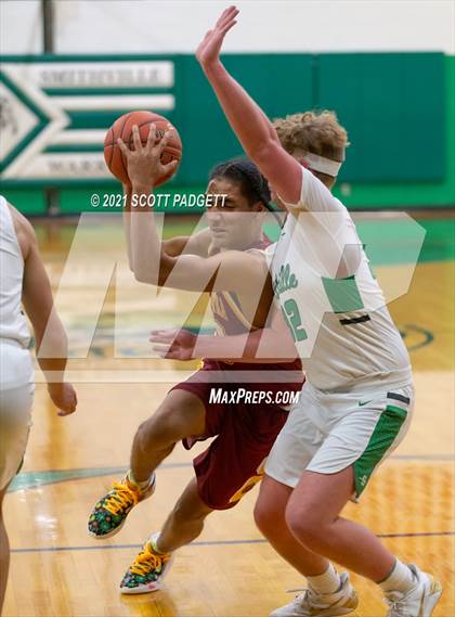 Thumbnail 3 in Winnetonka @ Smithville photogallery.
