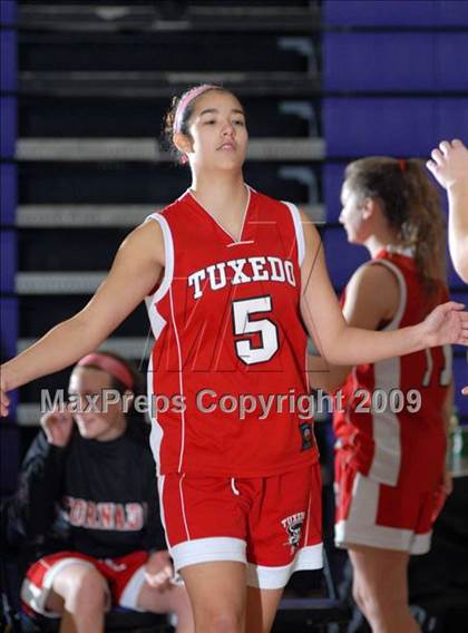 Thumbnail 2 in Tuxedo vs. Warwick (Warwick Holiday Classic) photogallery.