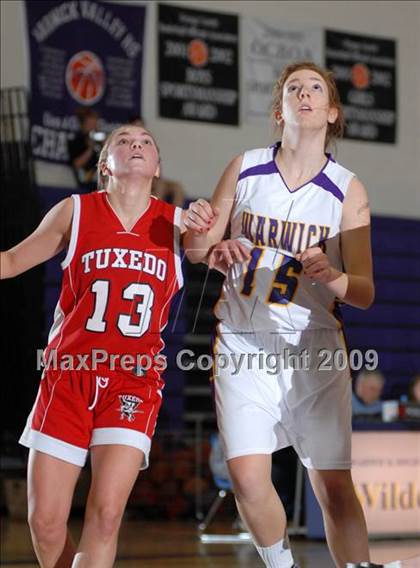 Thumbnail 3 in Tuxedo vs. Warwick (Warwick Holiday Classic) photogallery.