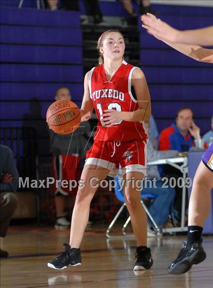 Thumbnail 3 in Tuxedo vs. Warwick (Warwick Holiday Classic) photogallery.
