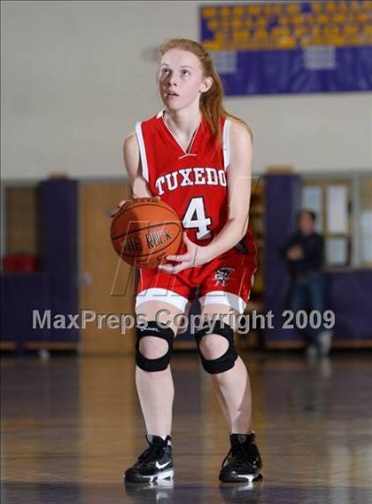 Thumbnail 1 in Tuxedo vs. Warwick (Warwick Holiday Classic) photogallery.