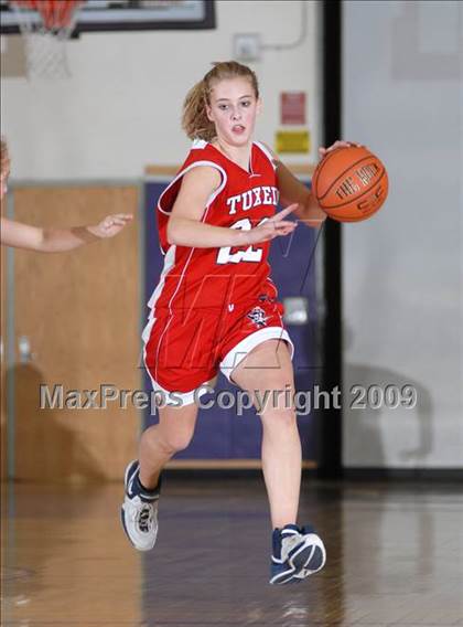 Thumbnail 3 in Tuxedo vs. Warwick (Warwick Holiday Classic) photogallery.