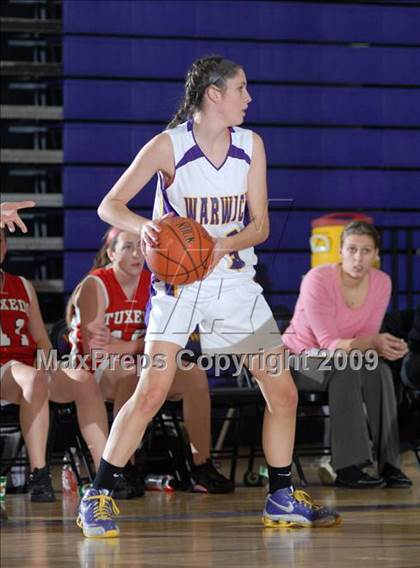 Thumbnail 2 in Tuxedo vs. Warwick (Warwick Holiday Classic) photogallery.