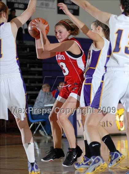 Thumbnail 2 in Tuxedo vs. Warwick (Warwick Holiday Classic) photogallery.