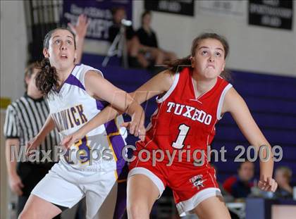 Thumbnail 2 in Tuxedo vs. Warwick (Warwick Holiday Classic) photogallery.