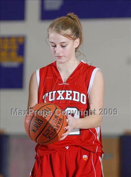 Thumbnail 2 in Tuxedo vs. Warwick (Warwick Holiday Classic) photogallery.