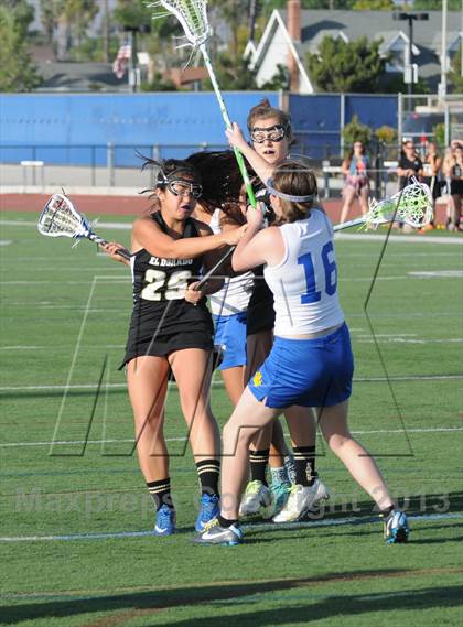 Thumbnail 1 in El Dorado vs. Valencia photogallery.
