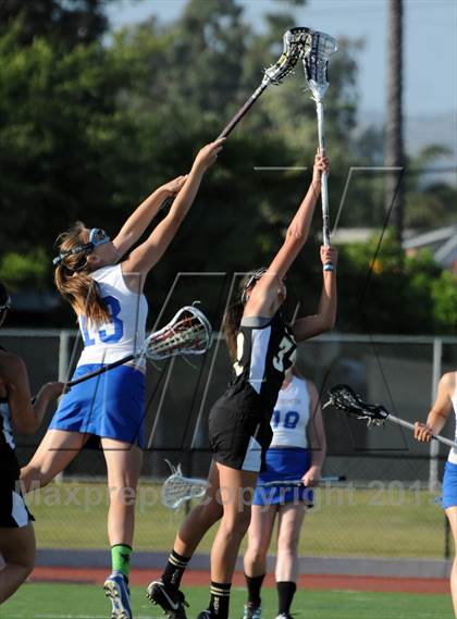 Thumbnail 1 in El Dorado vs. Valencia photogallery.