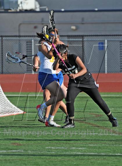 Thumbnail 1 in El Dorado vs. Valencia photogallery.