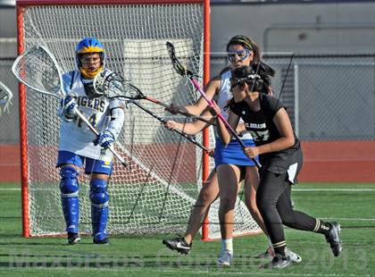 Thumbnail 1 in El Dorado vs. Valencia photogallery.