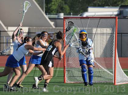 Thumbnail 2 in El Dorado vs. Valencia photogallery.