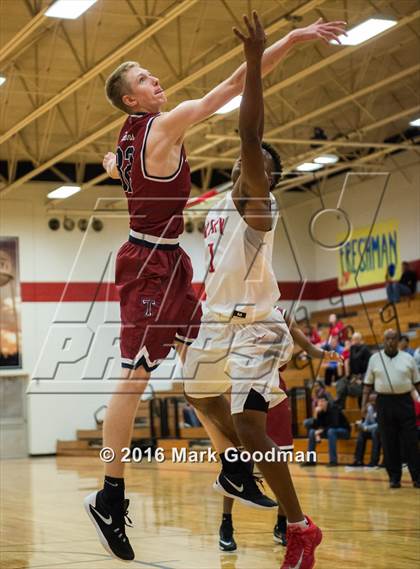 Thumbnail 3 in Katy Tigers vs Tompkins photogallery.