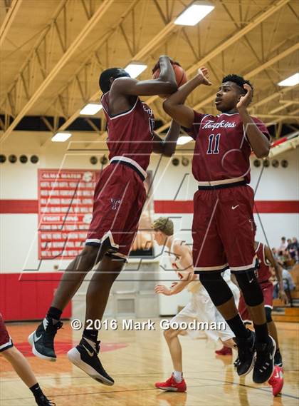 Thumbnail 2 in Katy Tigers vs Tompkins photogallery.