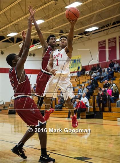 Thumbnail 3 in Katy Tigers vs Tompkins photogallery.